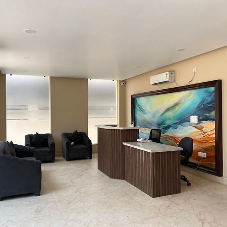 The Blue Vista Hotel Grander Noida Exterior foto